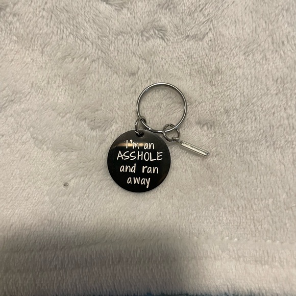 Dog ID Tag with Humorous Message - Picture 4 of 6